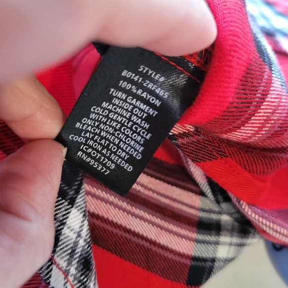 Sanctuary Plaid Boyfriend Shirt in Red Small - Picture 5 of 9